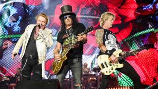 guns-n-roses-axl-rose-slash-duff-mckagan-2023-foto-kevin-mazur-getty-images-for-power-trip_widelg