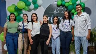 ALUNOS DE ENFERMAGEM